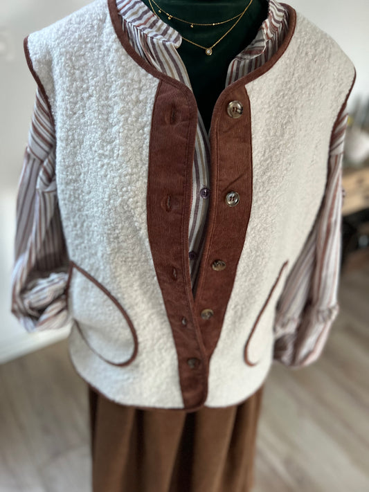Gilet sans manches effet laine bouclette et détail velours – Made in France