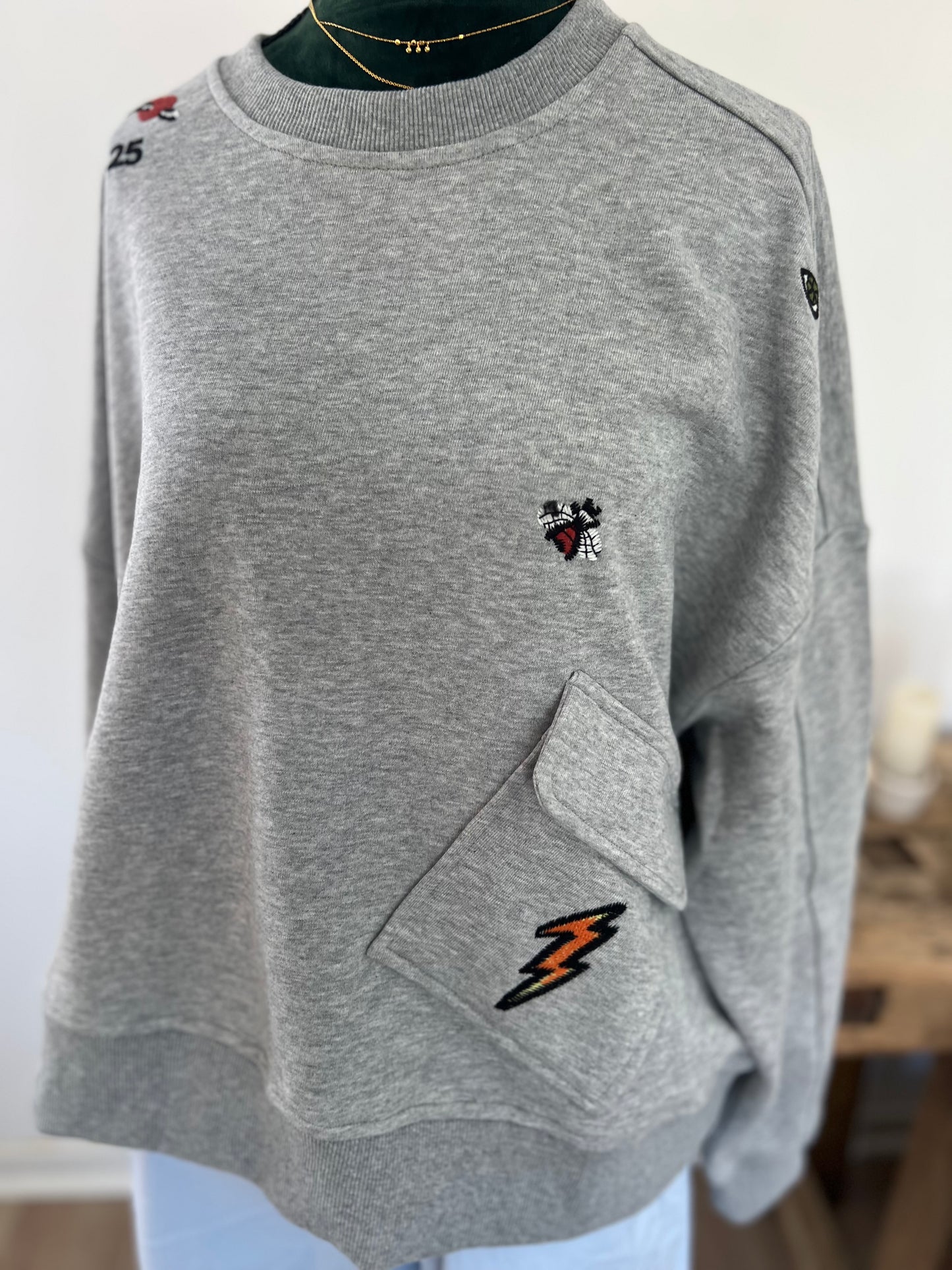 Sweat ADORÉ femme avec patch – Sweat tendance S/M 38-40
