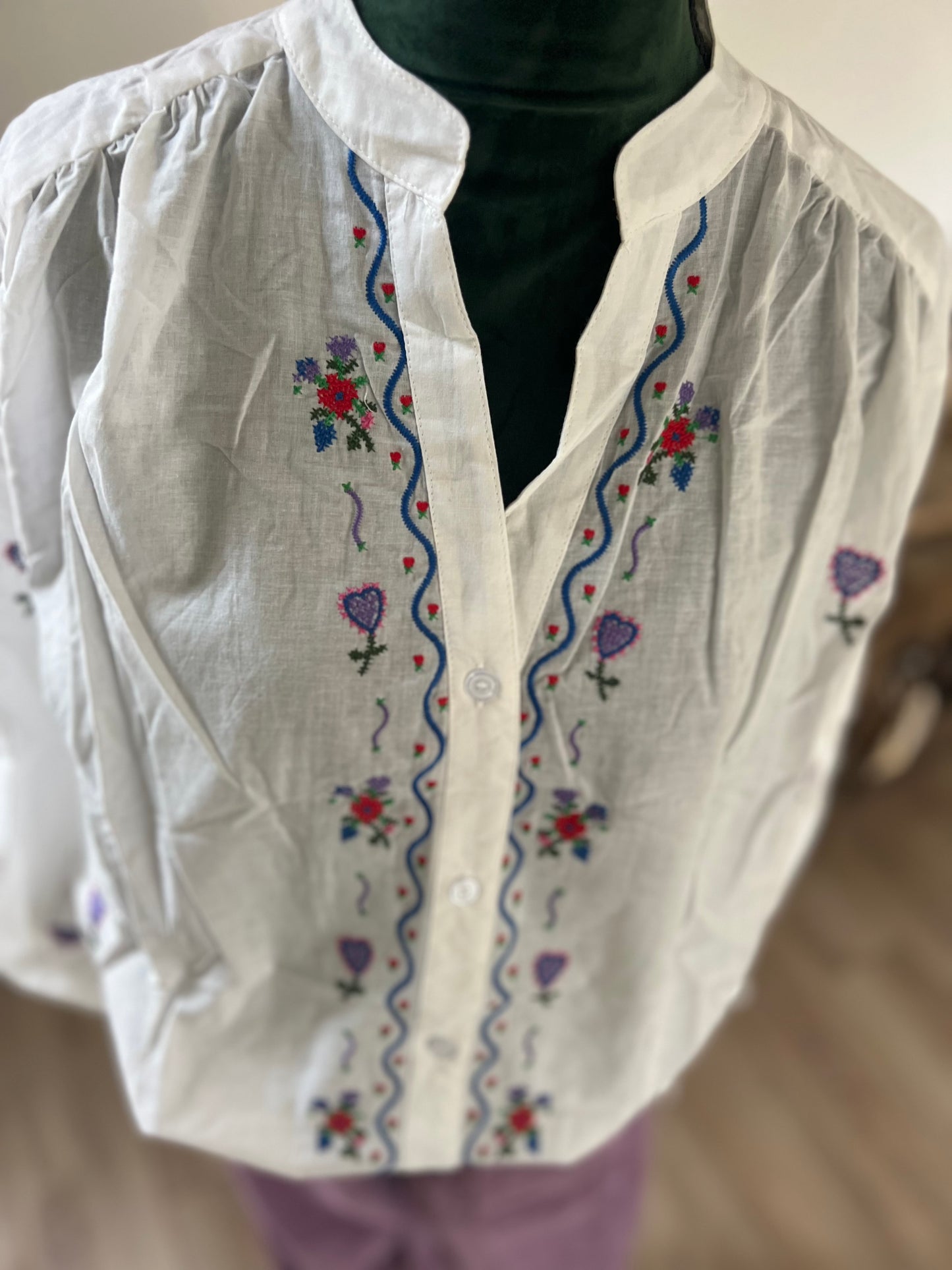 Chemise Écru Brodée 100% Coton – Élégance Naturelle