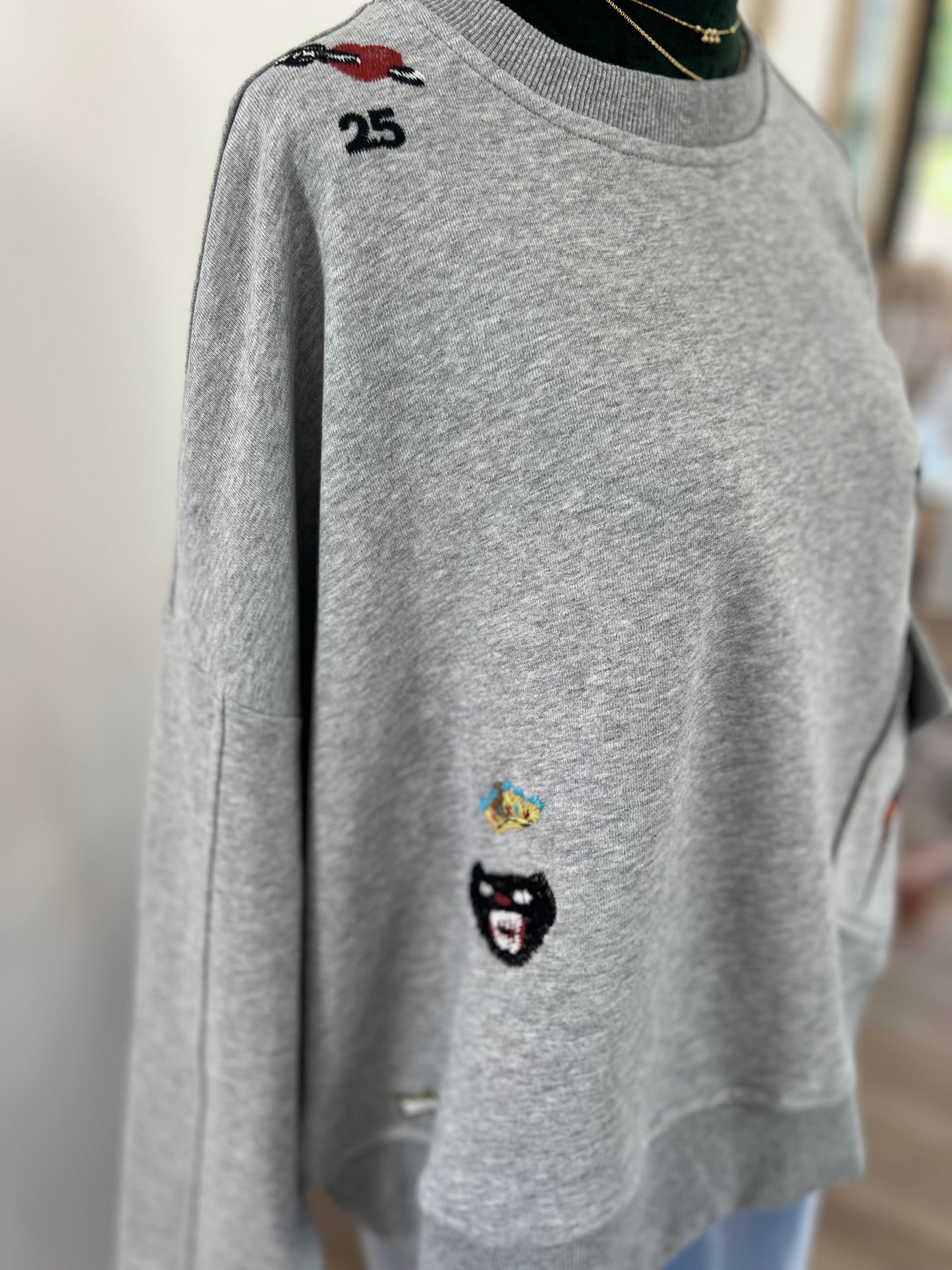 Sweat ADORÉ femme avec patch – Sweat tendance S/M 38-40