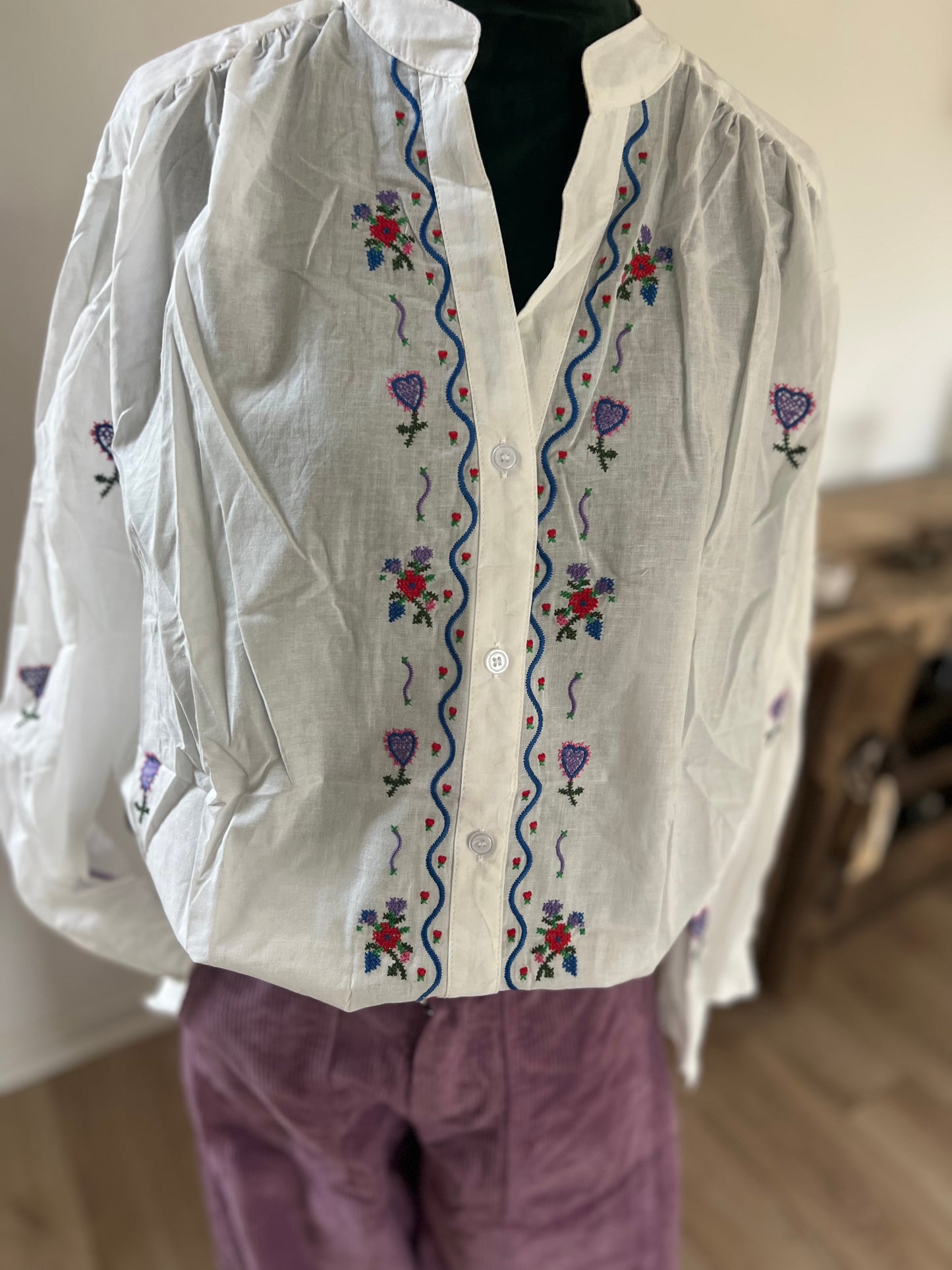Chemise Écru Brodée 100% Coton – Élégance Naturelle