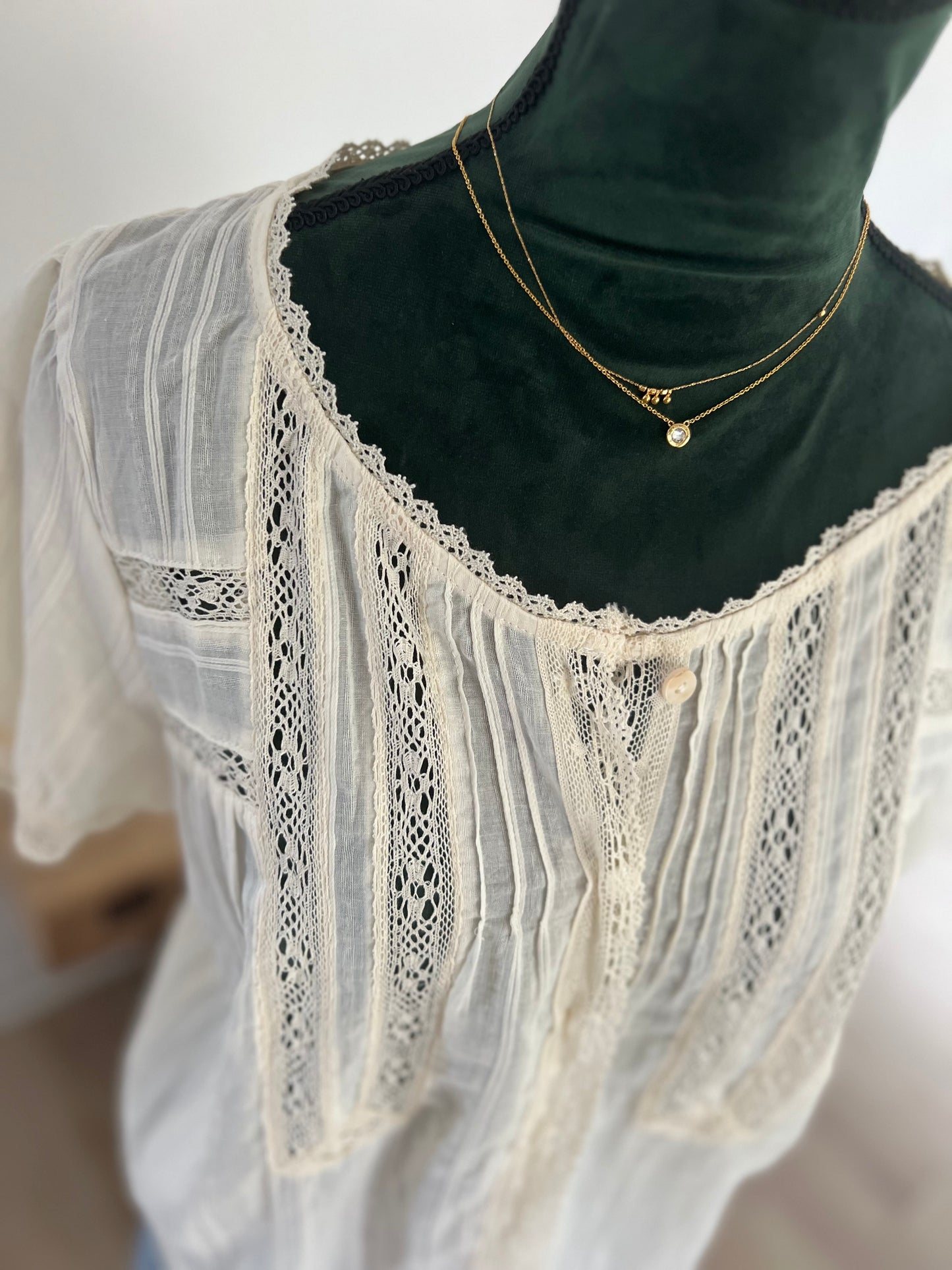 Blouse dentelle Johanna Paris – 100% coton – Taille unique 36 à 40
