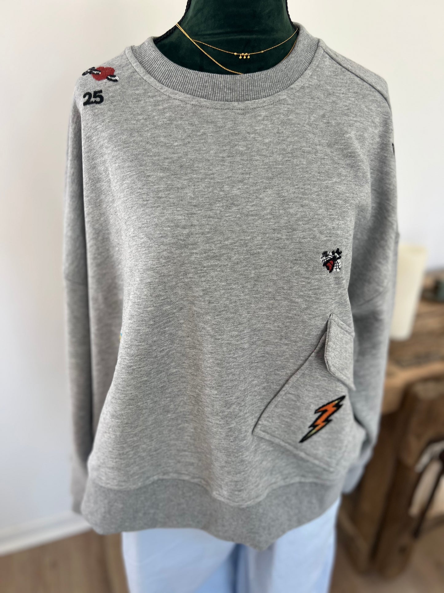 Sweat ADORÉ femme avec patch – Sweat tendance S/M 38-40